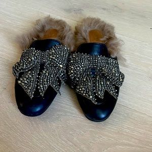 Gucci bow slides shoes
